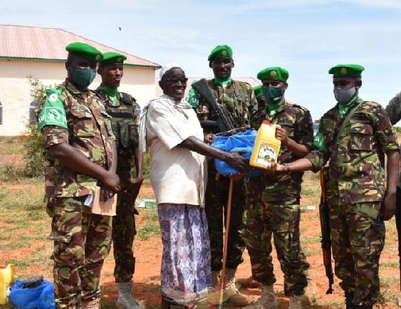 KDF VISITS WADAJIR IN KISMAAYO