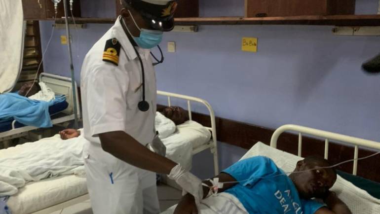 KENYA NAVY DOCTORS OFFER MEDICAL AID