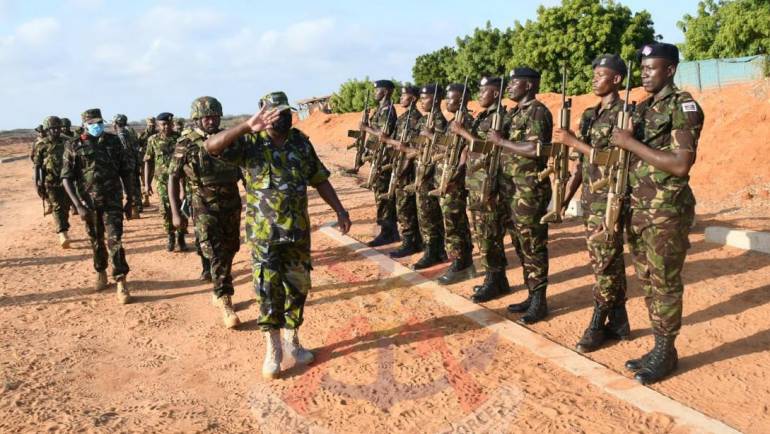 COMMANDER KENYA NAVY VISITS TROOPS IN BONI