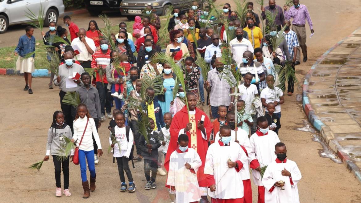 MILITARY ORDINARIATE OBSERVES PALM SUNDAY