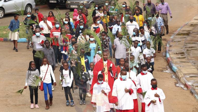 MILITARY ORDINARIATE OBSERVES PALM SUNDAY