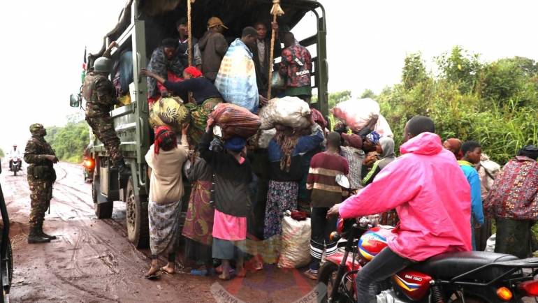 EACRF TROOPS AID KIBUMBA LOCALS