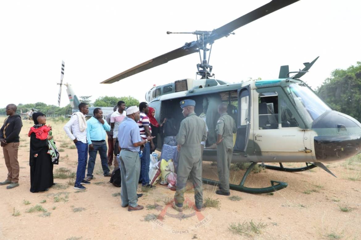 MILITARY-AIRLIFTS-TEACHERS-WORKING-NEAR-BONI-FOREST-TO-SCHOOLS-AS-LEARNING-RESUMES-10.jpg