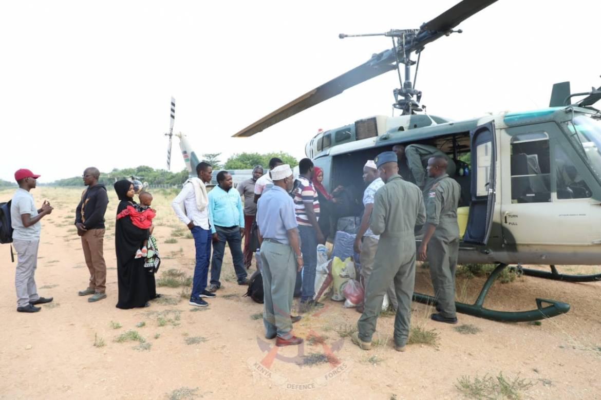 MILITARY-AIRLIFTS-TEACHERS-WORKING-NEAR-BONI-FOREST-TO-SCHOOLS-AS-LEARNING-RESUMES-11.jpg