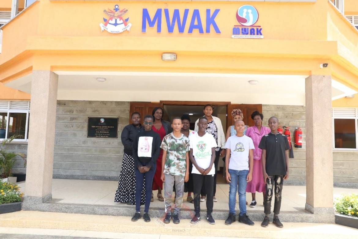 mwak12.jpg