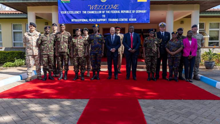 THE GERMAN CHANCELLOR VISITS HUMANITARIAN PEACE SUPPORT SCHOOL