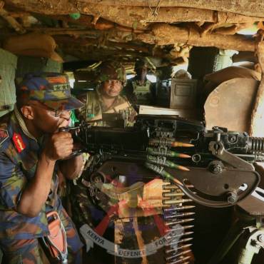 CDF VISITS TROOPS IN KISMAYO SECTOR VI HEADQUARTERS