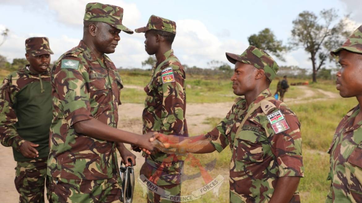 COMMANDER 8 BRIGADE VISITS OAB TROOPS AT BAURE FOB