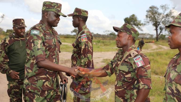 COMMANDER 8 BRIGADE VISITS OAB TROOPS AT BAURE FOB