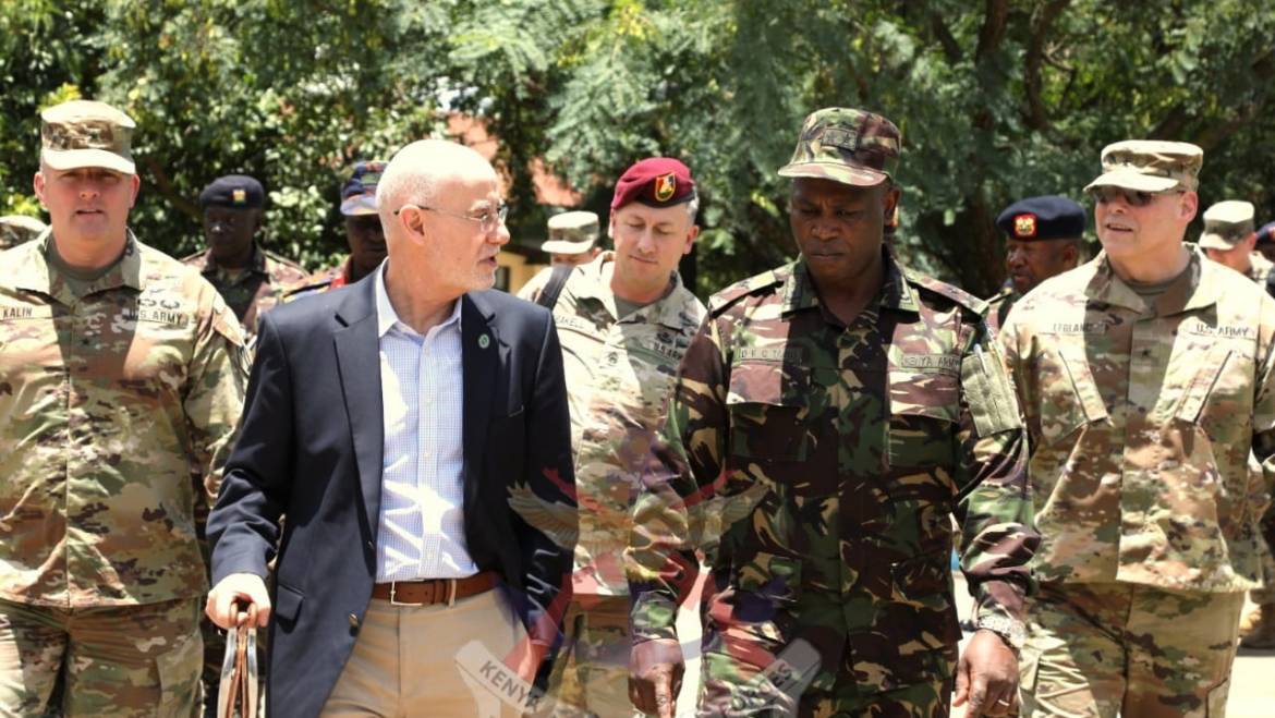 AMBASSADOR ROBERTS SCOTT AND THE DEPUTY ARMY COMMANDER VISIT JA24 PARTICIPANTS AT HPSS