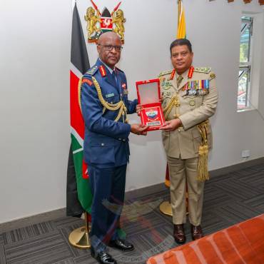 SRI LANKAN CHIEF OF DEFENCE STAFF VISITS DEFENCE HEADQUARTERS