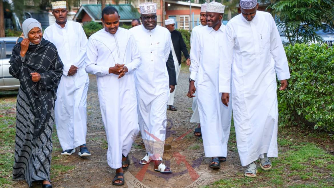 KAF COMMANDER JOINS MUSLIM FRATERNITY FOR IFTAR