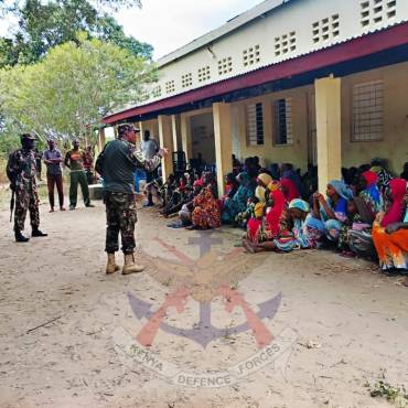 COMMANDER OAB VISITS TROOPS