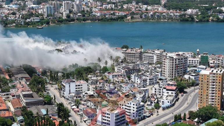 KENYA DEFENCE FORCES AIDS IN BUILDING DEMOLITION IN MOMBASA