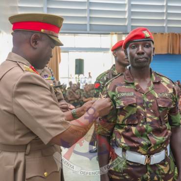 COMMANDER KENYA ARMY VISITS EMBAKASI GARRISON