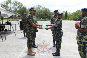 SENIOR LEADERSHIP COURSE PARTICIPANTS GRADUATE 