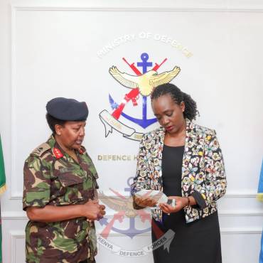 DEFENCE CS RECEIVES THE MINISTRY’S GENDER MAINSTREAMING AWARD