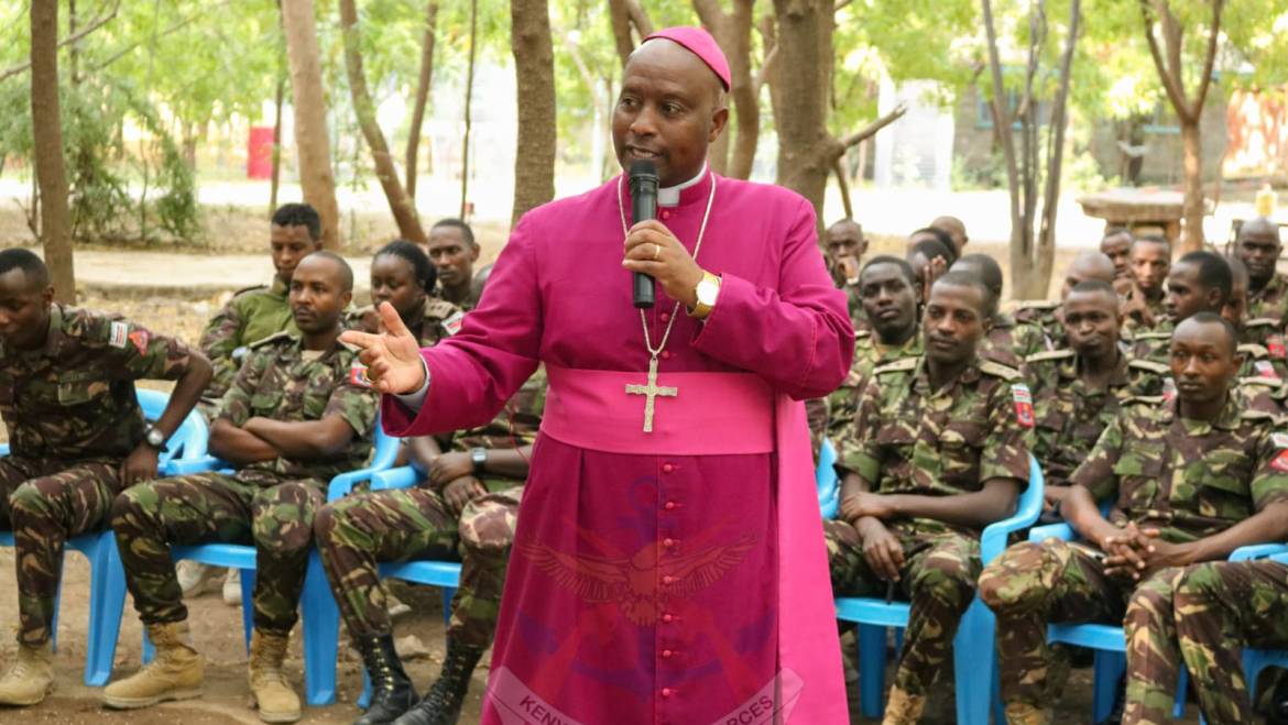 BISHOP PAYS VISIT TO THE SCHOOL OF MILITARY ENGINEERS