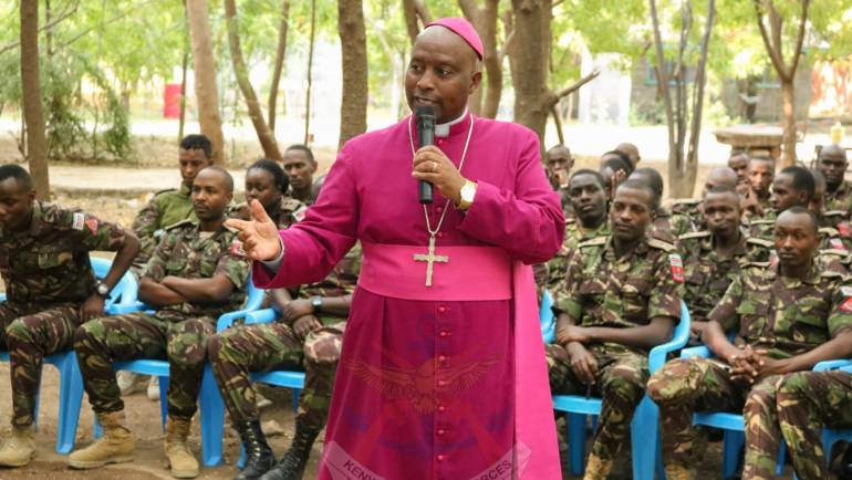 BISHOP PAYS VISIT TO THE SCHOOL OF MILITARY ENGINEERS