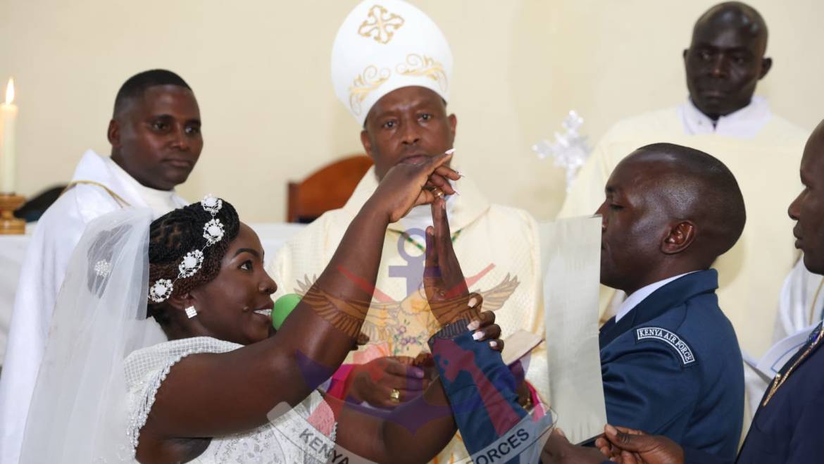 BISHOP WALLACE PRESIDES OVER MASS WEDDING AT MOI AIR BASE
