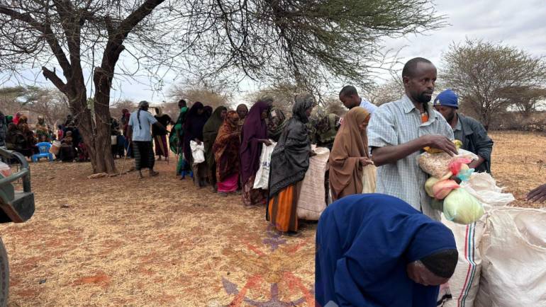 KDF TROOPS ENGAGE LOCALS THROUGH CIMIC OUTREACH IN ELWAK