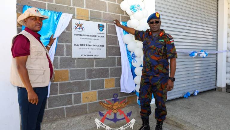 COMMANDER KENYA AIR FORCE VISITS NAROK FOB