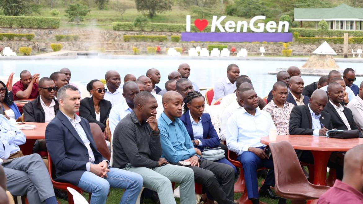 SENIOR JOINT COMMAND AND STAFF COURSE VISITS OLKARIA GEOTHERMAL POWER STATION