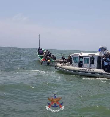 AUSSOM-KDF SBU RESCUES 16 CREW AFTER DHOW CATCHES FIRE OFF THE PORT OF KISMAYO