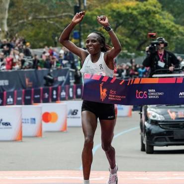 KDF’S OBIRI SMASHES RECORD, DOMINATES NYC MARATHON