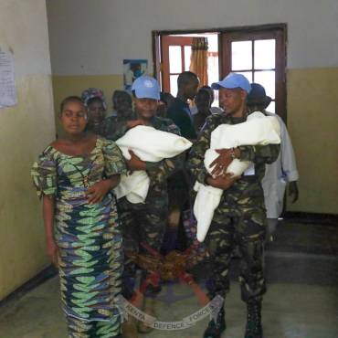 KENYAN PEACEKEEPERS SHARE CHRISTMAS NEWBORNS’ JOY DURING MAVIVI HEALTH CENTRE VISIT