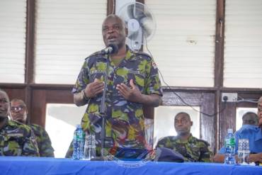 DFSM HOLDS CLEAR LOWER DECK FOR KN WARRANT OFFICERS 