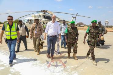 AUSSOM-KDF, JISA ESCORTS UN DELEGATION IN DHOBLEY
