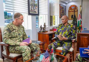 CDF HOSTS COMMANDER, US NAVAL FORCES EUROPE AND AFRICA
