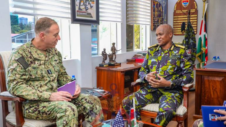 CDF HOSTS COMMANDER, US NAVAL FORCES EUROPE AND AFRICA