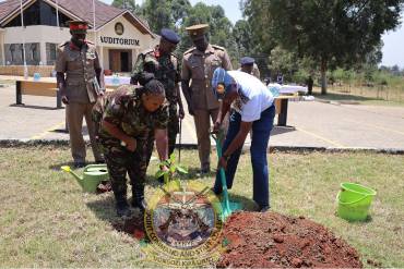 MOULDING THE NEXT GENERATION OF COMMANDERS AND STAFF OFFICERS
