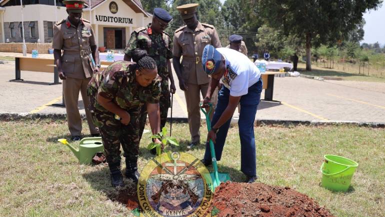 MOULDING THE NEXT GENERATION OF COMMANDERS AND STAFF OFFICERS